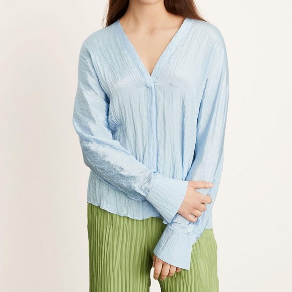 NEW! Vince Crinkled Satin Long Sleeve Double V-Neck Blouse Blue XS - Picture 6 of 16